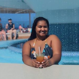 Meet your Posher, Victoria
